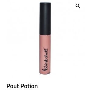 Be A Bombshell Pout Potion